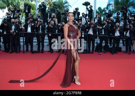 Cannes, France le 15 juillet 2021 : Cannes, France. 15 juillet 2021. Georgina Rodriguez participe à la première de France dans le cadre du 74e Festival international du film de Cannes, France, le 15 juillet 2021. Photo d'Aurore Marechal/ABACAPRESS.COM crédit: Abaca Press/Alay Live News Banque D'Images