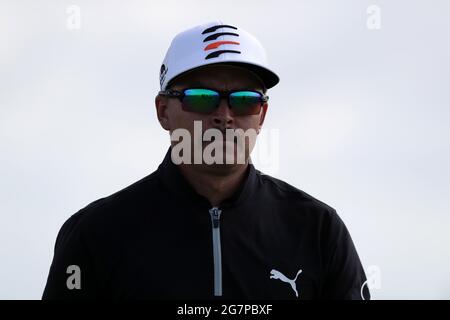 Kent, Royaume-Uni.15 juillet 2021; Royal St Georges Golf Club, Sandwich, Kent, Angleterre; The Open Championship Golf Tour, Round 1; Ricky Fowler (Etats-Unis) sur le 8ème trou Credit: Action plus Sports Images/Alay Live News Banque D'Images