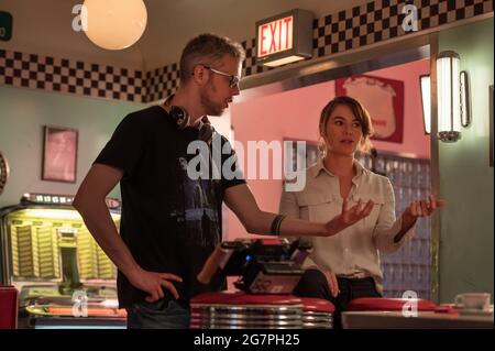 DATE DE SORTIE: 14 juillet 2021 TITRE: Gunpoudreuse Milkshake STUDIO: StudioCanal DIRECTEUR: Navot Papoushado PARCELLE: Trois générations de femmes se battent contre ceux qui pourraient tout prendre d'eux. AVEC: Directeur NAVOT PAPUSHADO, LENA HEAEY comme Scarlet sur le set. (Credit image: © StudioCanal/Entertainment Pictures) Banque D'Images