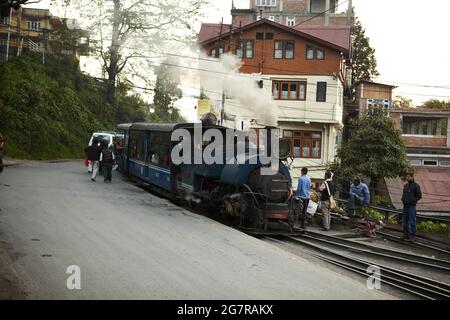 Darjeeling Himalayan Railway, DHR, Toy train, New Jalpaiguri, Ghum, Darjeeling, station de montagne, Bengale-Occidental, Inde, Asie, Indien, asiatique Banque D'Images