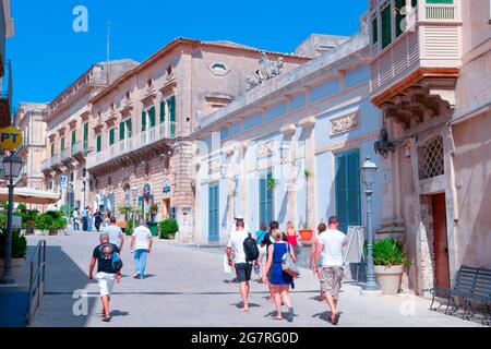 Circolo di Conversezione a été construit en 1850 comme un club social mais a également paru dans un certain nombre de séries de l'inspecteur Montalbano TV. Banque D'Images