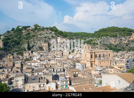 Église Santa Maria La Nova, vue de Scicli, province de Raguse, Sicile Banque D'Images