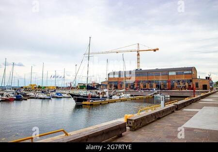 Tallinn, Harjumaa, Estonie-12JUN2021-moderne Port Nowrner dans le district de Kalamaja dans la capitale de l'Estonie. Site touristique populaire. Banque D'Images