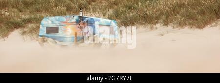 Beau sauna peint sur une plage de sable pour la location Banque D'Images