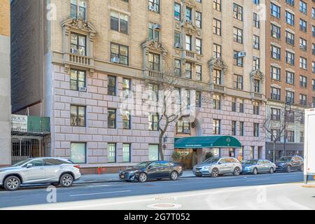 12 West 72nd Street, l'Oliver Cromwell, a été conçu par Emery Roth et construit en 1927. Banque D'Images