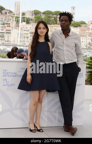 15 juillet 2021, CANNES, France : CANNES, FRANCE - 15 JUILLET : Lucie Zhang et Makita Samba assistent à la séance photo « les Olympiades (Paris 13ème District) » lors du 74ème Festival annuel de Cannes, le 15 juillet 2021 à Cannes, France. (Image de crédit : © Frederick InjimbertZUMA Wire) Banque D'Images