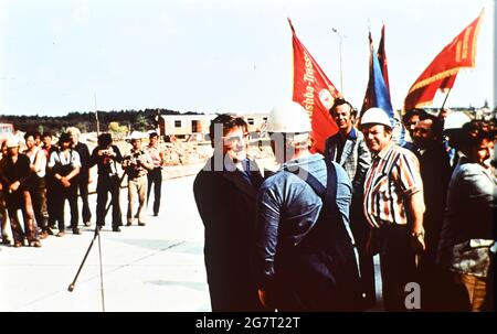 15 juin 1975, Union soviétique, Tscherkassy: Prix des constructeurs de routes près de Cherkassy. La route Druzhba était un projet de jeunesse central de la Jeunesse allemande libre (FDJ) dans les années 1970. La section de construction de la RDA a fait 550 kilomètres de long, sur un total de 2,750 kilomètres. Date exacte de la photo inconnue. La photo a été numérisée à partir de la diapositive d'origine. Photo: Sammlung Heinz/dpa-Zentralbild/ZB Banque D'Images