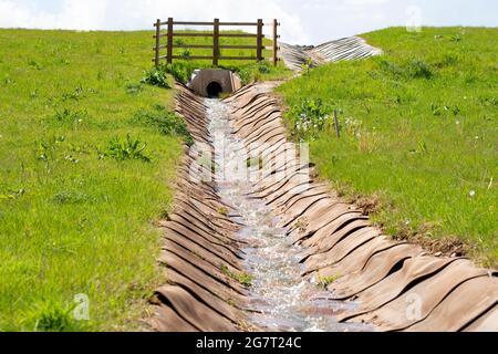 Canal de drainage artificiel Banque D'Images