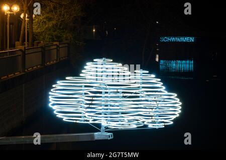 Light Art quot Cumulus quot de nuit, Lippstadt, Westphalie, Rhénanie-du-Nord-Westphalie, Allemagne, Europe Banque D'Images