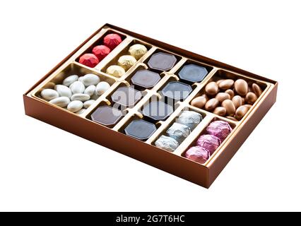 Chocolats emballés isolés sur fond blanc Banque D'Images