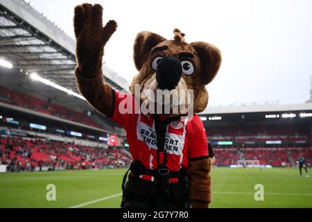 EINDHOVEN, PAYS-BAS - 14 JUILLET : la mascotte du PSV lors du match d'avant-saison entre le PSV et le PAOK Saloniki au stade Philips le 14 juillet 2021 à Eindhoven, pays-Bas (photo de Ben gal/Orange Pictures) Banque D'Images