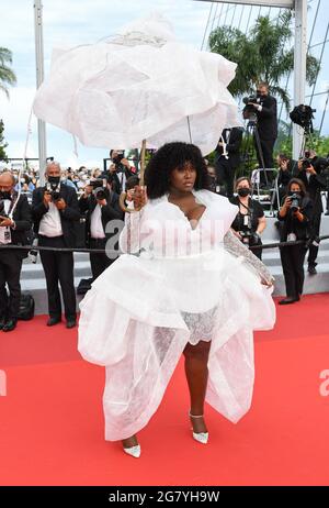 Cannes, France, 16 juillet 2021 Yseult arrive à la première sans repos qui s'est tenue au Palais des Festivals. Partie du 74e Festival de Cannes. Crédit : Doug Peters/EMPICS/Alamy Live News Banque D'Images