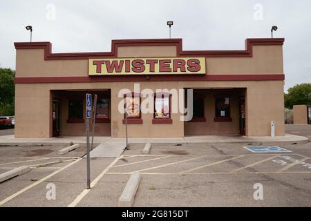 Albuquerque, Nouveau-Mexique - 7 mai 2021 : extérieur du restaurant de restauration rapide Twisters, utilisé comme lieu de tournage pour Los Pollos Hermanos in Banque D'Images