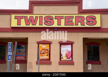 Albuquerque, Nouveau-Mexique - 7 mai 2021 : extérieur du restaurant de restauration rapide Twisters, utilisé comme lieu de tournage pour Los Pollos Hermanos in Banque D'Images