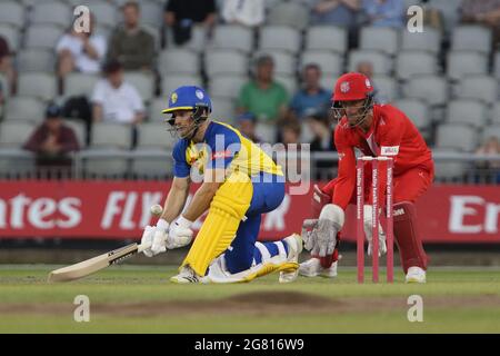 Manchester, Royaume-Uni. 16 juillet 2021. Sean Dickson, de Durham chauves-souris, lors du match Vitality Blast T20 entre le Lancashire et le Durham County Cricket Club à Old Trafford, Manchester, le vendredi 16 juillet 2021. (Crédit : will Matthews | MI News) crédit : MI News & Sport /Alay Live News Banque D'Images