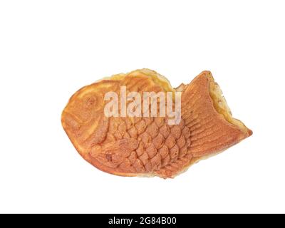 Japon Azuki taiyaki, un gros plan de la forme traditionnelle japonaise de poisson rouge pâte de gâteau dessert isolé sur fond blanc. Banque D'Images