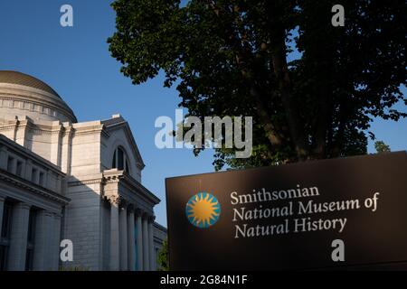 Washington, États-Unis. 16 juillet 2021. Un aperçu général du Smithsonian National Museum of Natural History à Washington, DC, le vendredi 16 juillet 2021, au milieu de la pandémie du coronavirus. Cette semaine, la Smithsonian institution a annoncé la fin de la pandémie de laissez-passer à entrée temporisée dans la plupart des musées alors que la National Gallery of Art a également récemment achevé sa réouverture. (Graeme Sloan/Sipa USA) Credit: SIPA USA/Alay Live News Banque D'Images