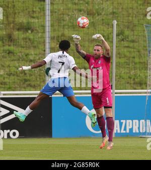 Gelsenkirchen, Allemagne. 16 juillet 2021. Firo: 16.07.2021, Fuvuball, 2ème Bundesliga, saison 2021/2022, Test Match, FC Schalke 04 - vitesse Arnheim 3: 2 goalwart Ralf FvÑHRMANN, Schalke, action individuelle crédit: dpa/Alay Live News Banque D'Images