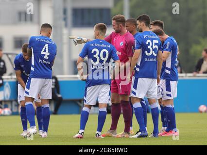 Gelsenkirchen, Allemagne. 16 juillet 2021. Firo: 16.07.2021, Fuvuball, 2ème Bundesliga, saison 2021/2022, Test Match, FC Schalke 04 - vitesse Arnheim 3 : 2 équipes, équipe Schalke avec Ralf FvÑHRMANN/dpa/Alay Live News Banque D'Images