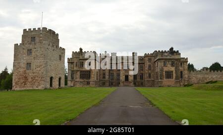 L'avant du château de Ford, qui fait partie du domaine de Ford et d'Etal à Northumberland, en Angleterre Banque D'Images