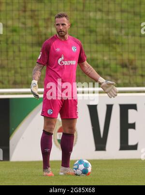 Gelsenkirchen, Allemagne. 16 juillet 2021. Firo: 16.07.2021, Fuvuball, 2ème Bundesliga, saison 2021/2022, Test Match, FC Schalke 04 - vitesse Arnheim 3: 2 goalwart Ralf FvÑHRMANN, Schalke, action individuelle crédit: dpa/Alay Live News Banque D'Images