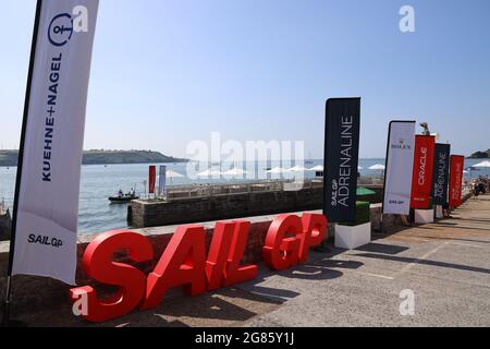 Plymouth, Royaume-Uni. 17th juillet 2021. Jour 1 de l'événement SailGP qui a lieu ce week-end à Plymouth . Aimée par Ben Ainslie, le marin olympique le plus réussi de tous les temps, l'équipe de SailGP de Grande-Bretagne se compose de certains des meilleurs talents sportifs du pays avec des médailles olympiques dans plusieurs sports. Crédit : Julian Kemp/Alay Live News Banque D'Images