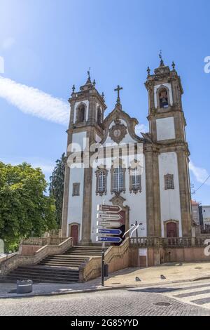 Viseu / Portugal - 05/08/2021 : façade extérieure vue de l'église du vénérable troisième ordre de notre-Dame de Monte do Carmo, appelée Igreja de SDO ca Banque D'Images