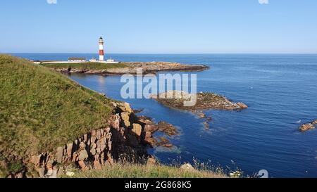 Phare rouge et blanc Buchan Ness, Boddam, Écosse Banque D'Images