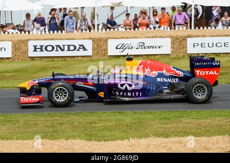 Red Bull RB7 Formule 1, Grand Prix en montée sur la colline au Goodwood Festival of Speed 2013. Parrainé par Infiniti Banque D'Images