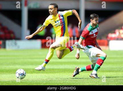 Nya Kirby de Crystal Palace en action pendant le match amical d'avant-saison au stade Banks's, Walsall. Banque D'Images