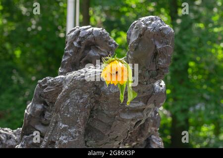 Fleur au Monument de l'esclavage à Amsterdam, pays-Bas 2-7-2021 Banque D'Images