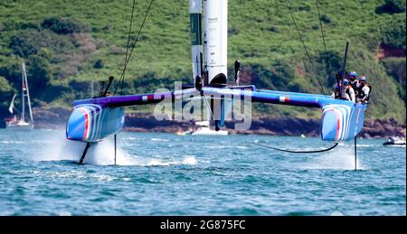 Plymouth, Devon, Royaume-Uni. 16 juillet 2021. France Helmed par Billy Besson, médaillé d'or olympique le premier jour de course au Grand SailGP de Grande-Bretagne à Plymouth, Devon, Royaume-Uni, le 17 juillet 2021. Photo de Phil Hutchinson. Utilisation éditoriale uniquement, licence requise pour une utilisation commerciale. Aucune utilisation dans les Paris, les jeux ou les publications d'un seul club/ligue/joueur. Crédit : UK Sports pics Ltd/Alay Live News Banque D'Images