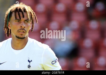 Londres, Royaume-Uni. 17 juillet 2021. DELE Alli de Tottenham Hotspur regarde dessus. Match d'avant-saison, Leyton Orient / Tottenham Hotspur au Breyer Group Stadium de Leyton, Londres, le samedi 17 juillet 2021. Cette image ne peut être utilisée qu'à des fins éditoriales. Utilisation éditoriale uniquement, licence requise pour une utilisation commerciale. Aucune utilisation dans les Paris, les jeux ou les publications d'un seul club/ligue/joueur.pic par Steffan Bowen/Andrew Orchard sports Photography/Alay Live News crédit: Andrew Orchard sports Photography/Alay Live News Banque D'Images