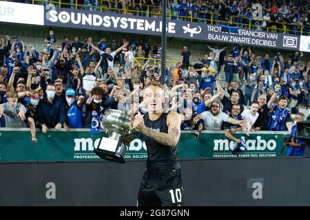 Noa Lang du Club célèbre après avoir remporté un match de football entre le Club Brugge KV et le KRC Genk, le samedi 17 juillet 2021 à Brugge, la 'coupe Super' entre Banque D'Images