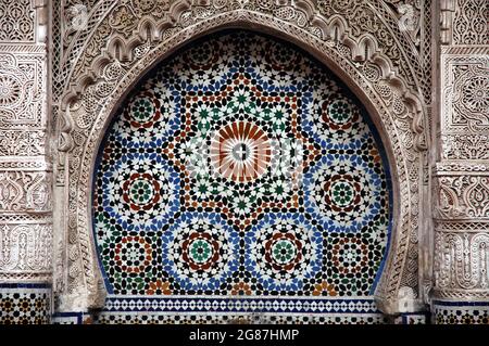 Belle fontaine artisanale au Maroc Banque D'Images