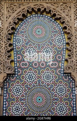 Belle fontaine artisanale au Maroc Banque D'Images