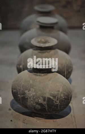 Poterie funéraire en terre cuite pour le stockage-mausolée de l'empereur Jing Han Yang Ling. Xianyang-Shaanxi-Chine-1505 Banque D'Images