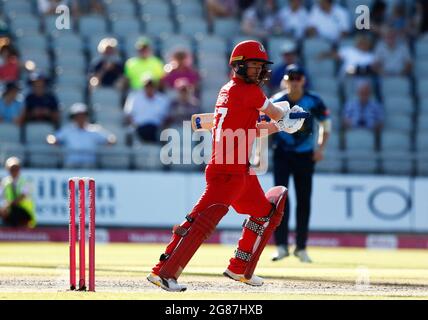 17 juillet 2021 ; Emirates Old Trafford, Manchester, Lancashire, Angleterre ; T20 Vitality Blast Cricket, Lancashire Lightning versus Yorkshire Vikings ; Alex Davies de Lancashire Lightning Banque D'Images