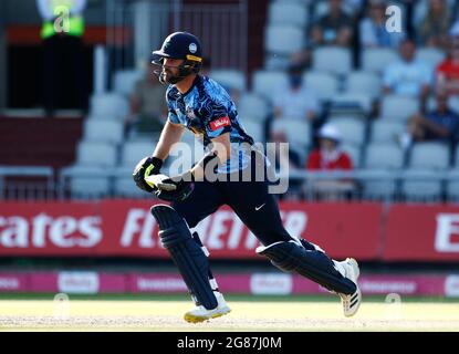 17 juillet 2021 ; Emirates Old Trafford, Manchester, Lancashire, Angleterre ; T20 Viality Blast Cricket, Lancashire Lightning versus Yorkshire Vikings ; will Fraine of Yorkshire Vikings Banque D'Images