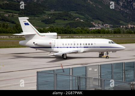 Trento, Italie. 16 juillet 2021. Un Dassault Falcon 900EX de l'armée de l'air italienne à l'aérodrome de Trento Caproni avec le Président d'État italien Sergio Mattarella à bord. (Credit image: © Fabrizio Gandolfo/SOPA Images via ZUMA Press Wire) Banque D'Images