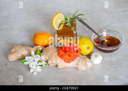 Miel naturel aux roses et aux agrumes Banque D'Images