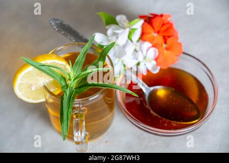 Miel naturel aux roses et aux agrumes Banque D'Images