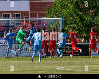 Warrington Rylands 1906 FC a accueilli le Coventry City FC U23 dans leur troisième match de football pré-saison de la saison 2021-2022 Banque D'Images