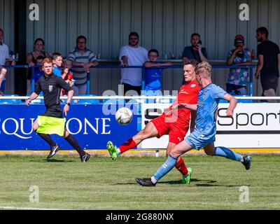 Warrington Rylands 1906 FC a accueilli le Coventry City FC U23 dans leur troisième match de football pré-saison de la saison 2021-2022 Banque D'Images