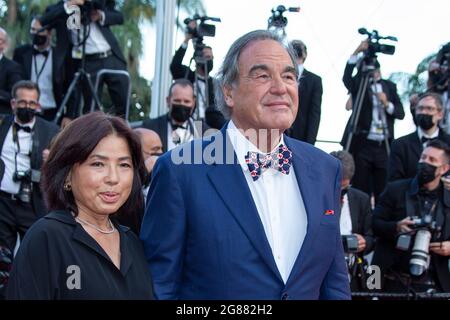 Cannes, France. 17 juillet 2021. oliver Stone femme Sun-jung jung assister à la projection finale de 'OSS 117: From Africa with Love' et à la cérémonie de clôture crédit: Imagespace/Alay Live News Banque D'Images