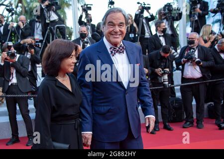 Cannes, France. 17 juillet 2021. oliver Stone femme Sun-jung jung assister à la projection finale de 'OSS 117: From Africa with Love' et à la cérémonie de clôture crédit: Imagespace/Alay Live News Banque D'Images