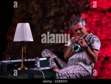 Benevento, Italie. 16 juillet 2021. “Tempo di Chet” - Paolo Fresu TrioOld Roman Theather de Benevento - Italie - Paolo Fresu (photo de Giovanni Esposito/Pacific Press/Sipa USA) Credit: SIPA USA/Alamy Live News Banque D'Images