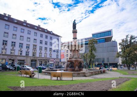 Vue sur Rudolfsbrunnen ou la fontaine de Rudolf dans le centre-ville d'Innsbruck. Prise à Innsbruck, Autriche, le 15 2016 octobre Banque D'Images