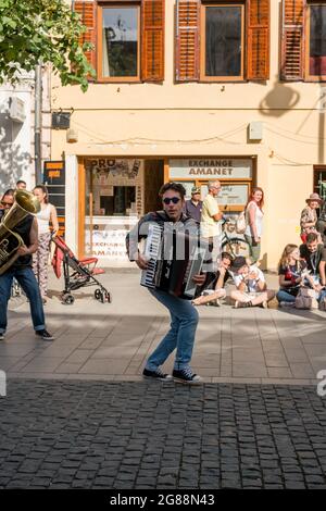 Sibiu City, Roumanie - 18 juin 2019. groupe de musique de rue dans les rues de Sibiu City, Roumanie Banque D'Images