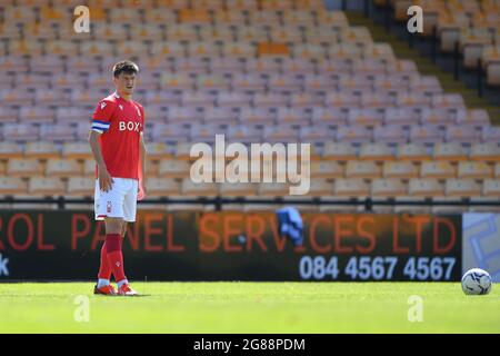 BURSLEM, ROYAUME-UNI. LE 17 JUILLET Joe Lolley (23) de la forêt de Nottingham fait la queue pour un coup de pied libre lors du match amical d'avant-saison entre Port Vale et la forêt de Nottingham au parc Vale, à Burslem, le samedi 17 juillet 2021. (Credit: Jon Hobley | MI News) Credit: MI News & Sport /Alay Live News Banque D'Images